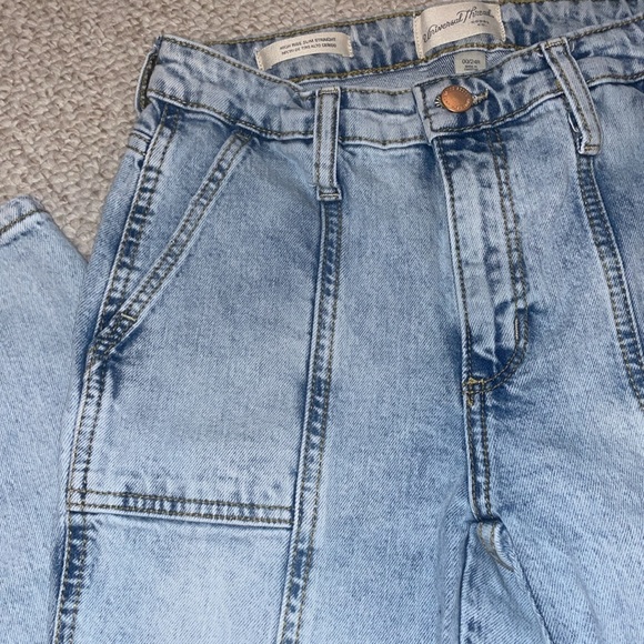 NEW Universal Threads Jeans High Rise Slim Straight - Picture 5 of 5